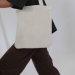 Tote Bag Custom Logo: Souvenir Praktis untuk Aktivitas Sehari-hari