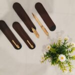 Set Pulpen & Holder Kulit Custom Logo: Hadiah Elegan yang Meninggalkan Kesan Profesional