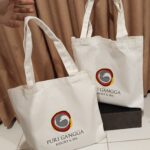 Tas Kanvas Custom Logo: Souvenir Praktis untuk Branding Hotel & Perusahaan