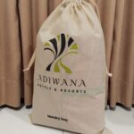 Custom Laundry Bag Hotel: Souvenir Fungsional untuk Branding Hotel & Resort